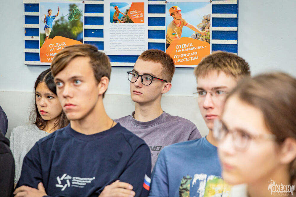 На изображении участники проектной смены Университета науки и технологий МИСИС «Мир материалов. Конструкционные материалы»