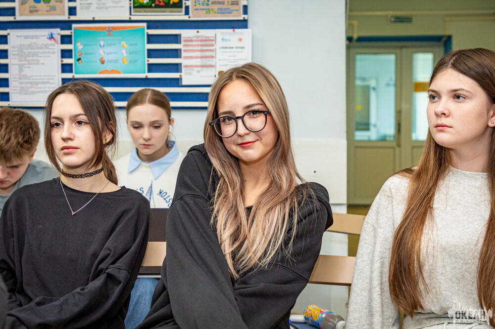 На изображении участники проектной смены Университета науки и технологий МИСИС «Мир материалов. Конструкционные материалы»