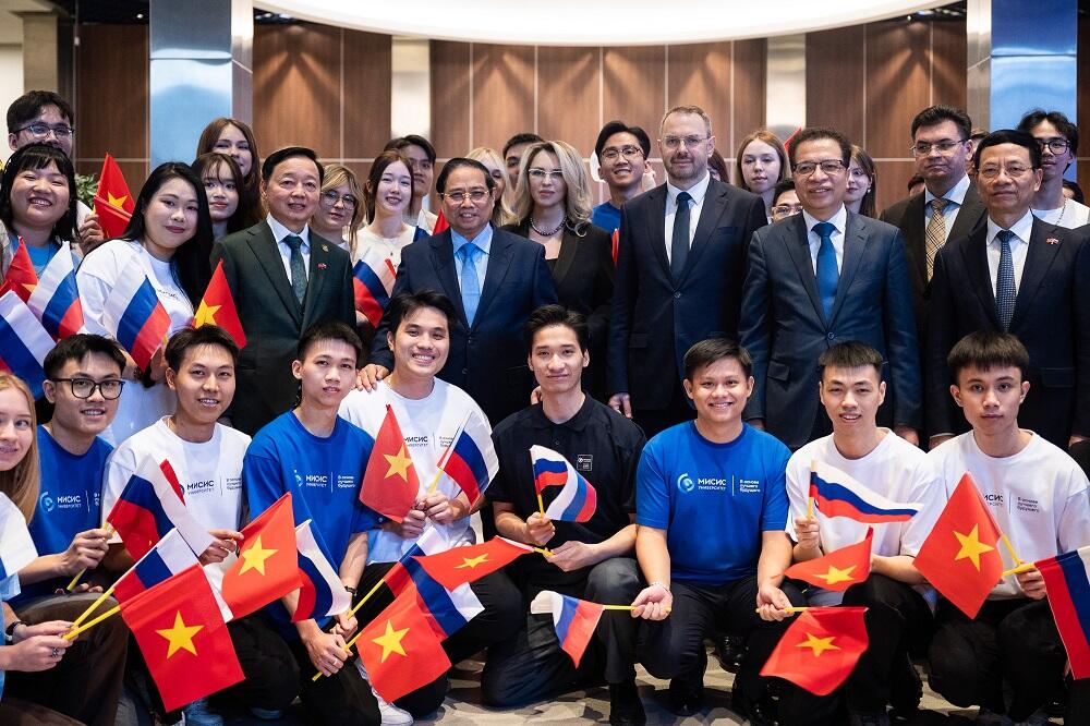 Премьер-министр Вьетнама Фам Минь Тинь в НИТУ МИСИС